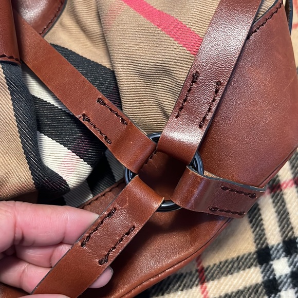 COPY - Burberry handbag ( read description) - Picture 13 of 16